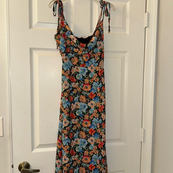 Francesca’s Floral Cowl Neck Dress! - Picture 3 of 5